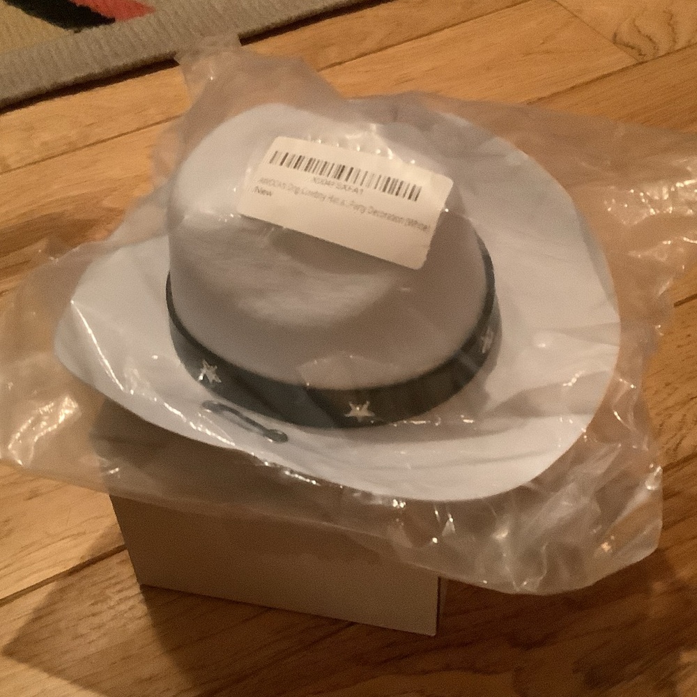 Stylish White Cowboy Hat with white bandana for Dogs